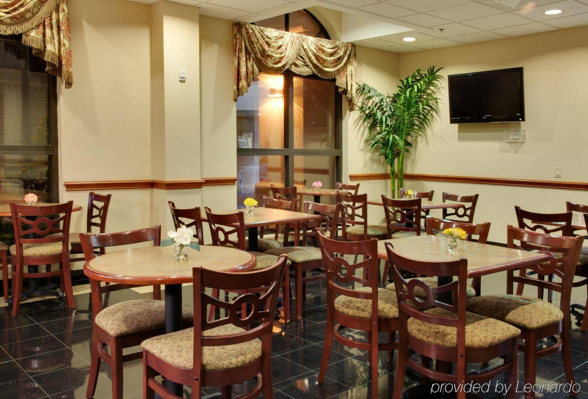 Holiday Inn Express & Suites Houston - Memorial Park Area By Ihg מראה חיצוני תמונה