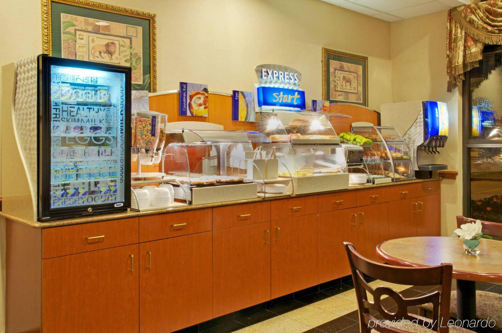 Holiday Inn Express & Suites Houston - Memorial Park Area By Ihg מראה חיצוני תמונה