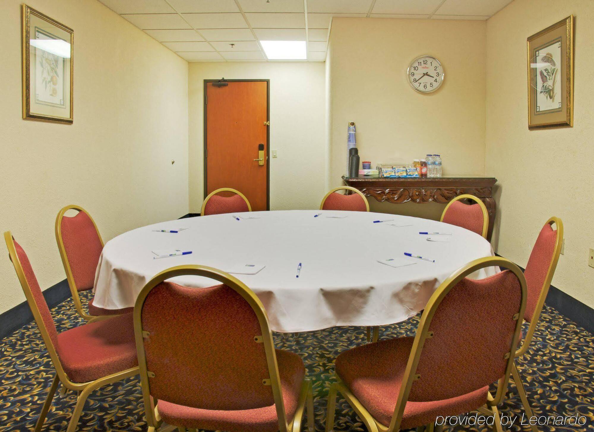 Holiday Inn Express & Suites Houston - Memorial Park Area By Ihg מראה חיצוני תמונה